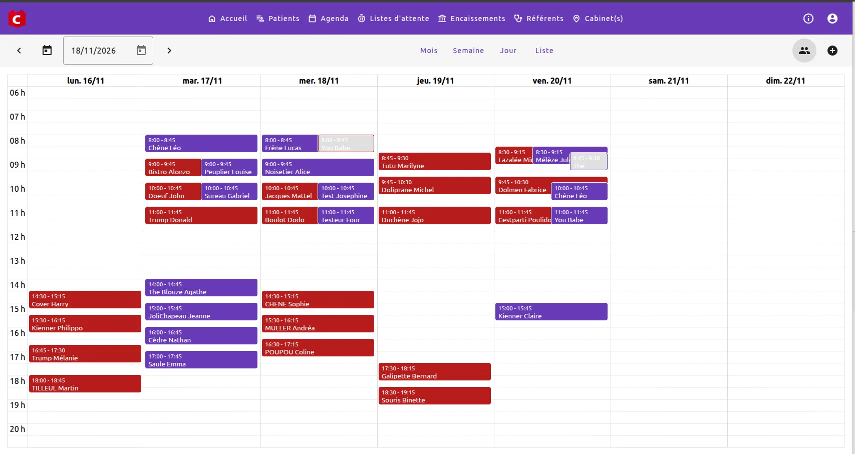 Agenda CalConsult en vue semaine affichant les consultations de deux praticiens, chacun dans sa couleur.