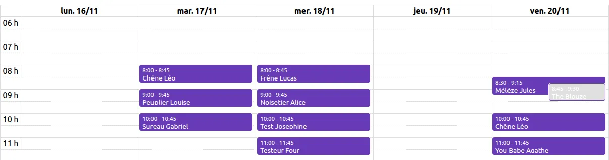 Grille de l'agenda CalConsult du lundi au vendredi, le matin : consultations avec horaire et nom du patient, et une consultation annulée en gris.