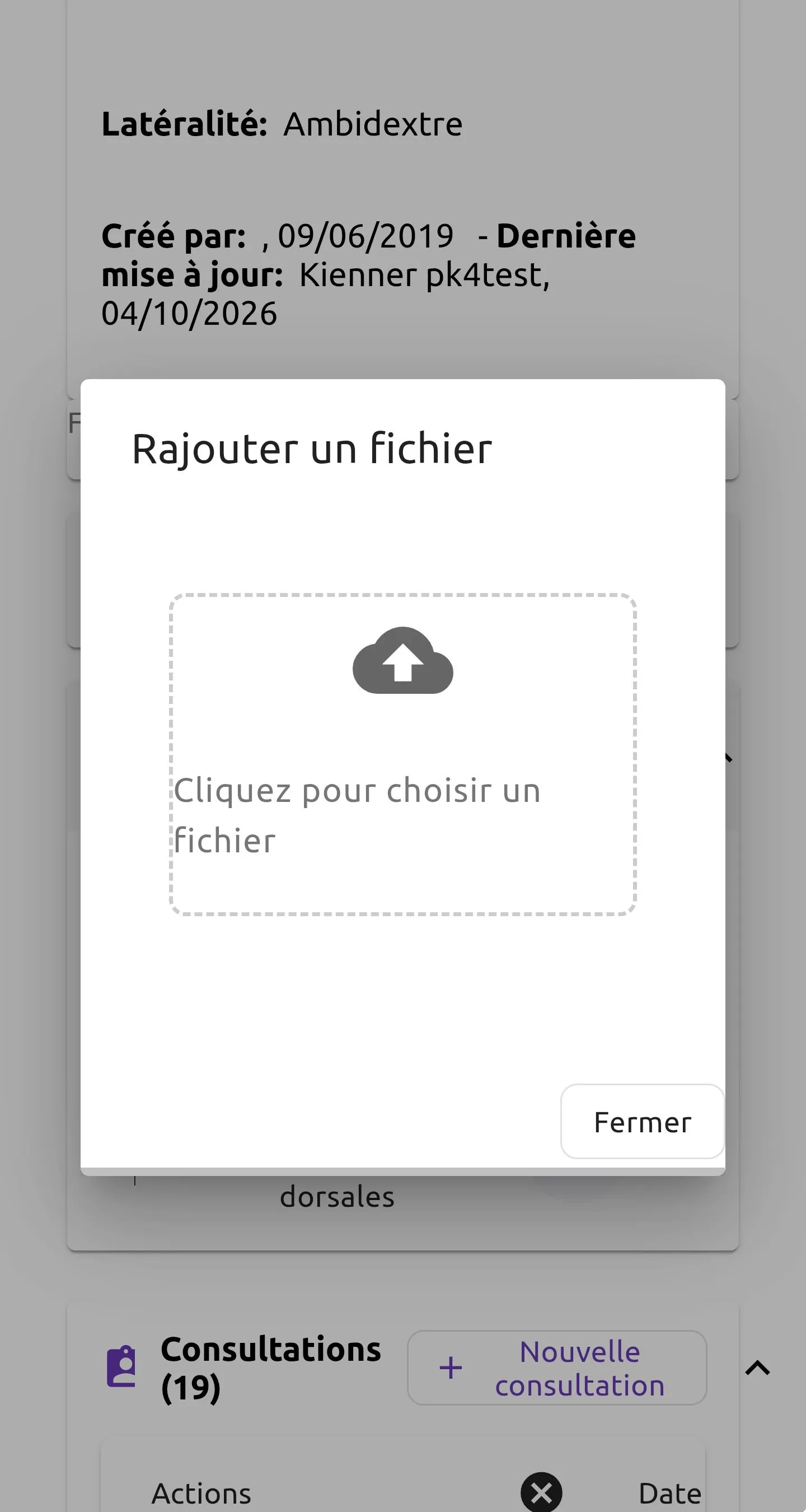 Fenêtre « Rajouter un fichier » de CalConsult sur un téléphone, ouverte depuis le dossier d'un patient.